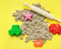 Kinētiskās smiltis: īpašības un specifikācijas