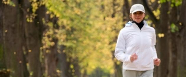 Ranný jogging na jeseň: vlastnosti a pravidlá.  Bežecké oblečenie pre mužov a ženy: čo nosiť v zime, v lete a na jeseň na ulici Ako sa obliecť na beh na jeseň