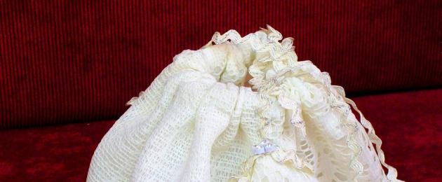 Svatební tašky jsou perfektním doplňkem svatebních šatů.  Svatební kabelky pro nevěstu DIY tylové kabelky