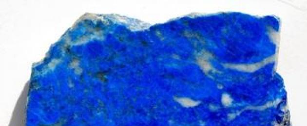 debeszils akmens.  Lapis lazuli un zodiaka zīmes