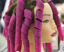 Kako oprati lasuljo iz sintetičnih in naravnih las