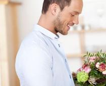 Proč ženy milují dostávat květiny?